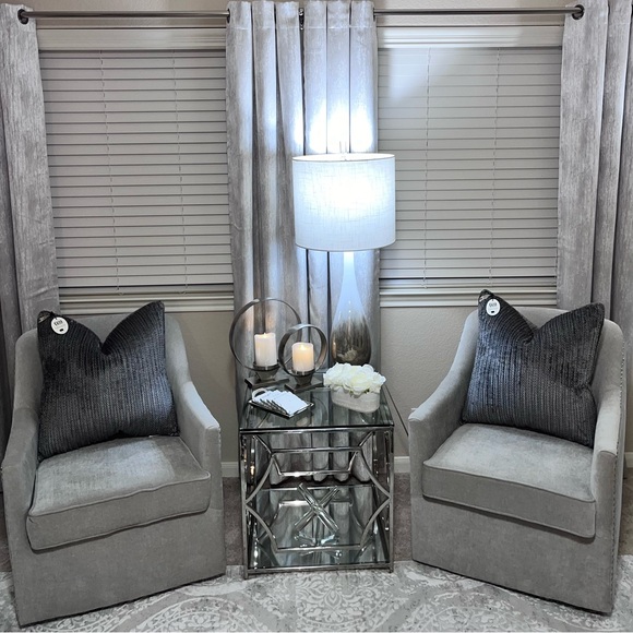 1-NWT CALLISTO HOME FUR/VELVET
DECORATIVE PILLOW (Read description for details) - Picture 3 of 17